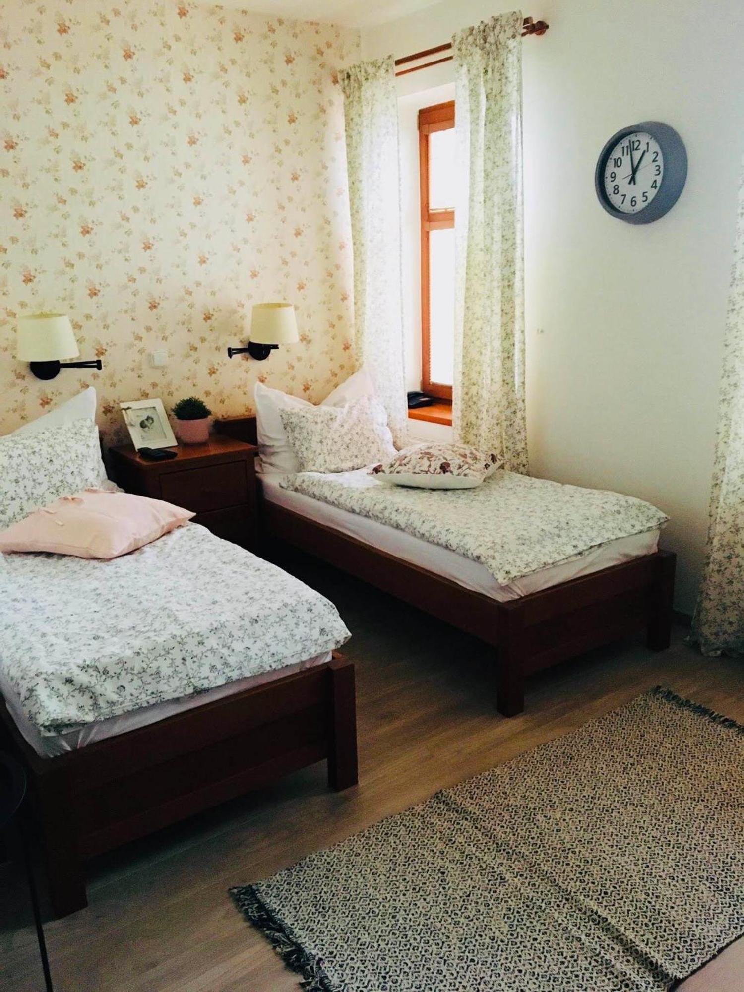 Hotel Posta Sobotka Esterno foto