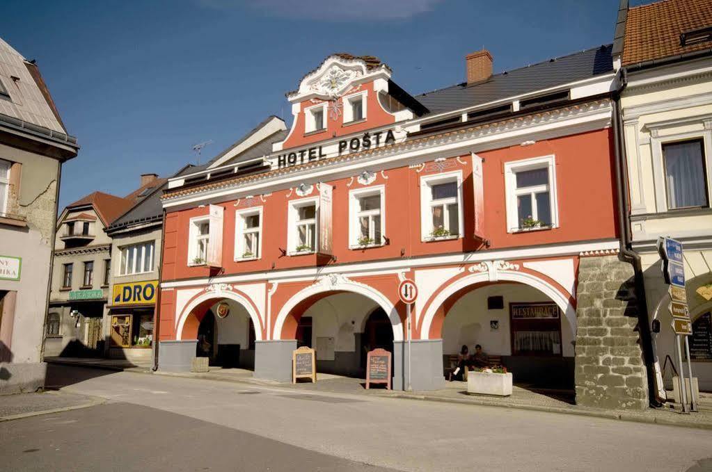 Hotel Posta Sobotka Esterno foto