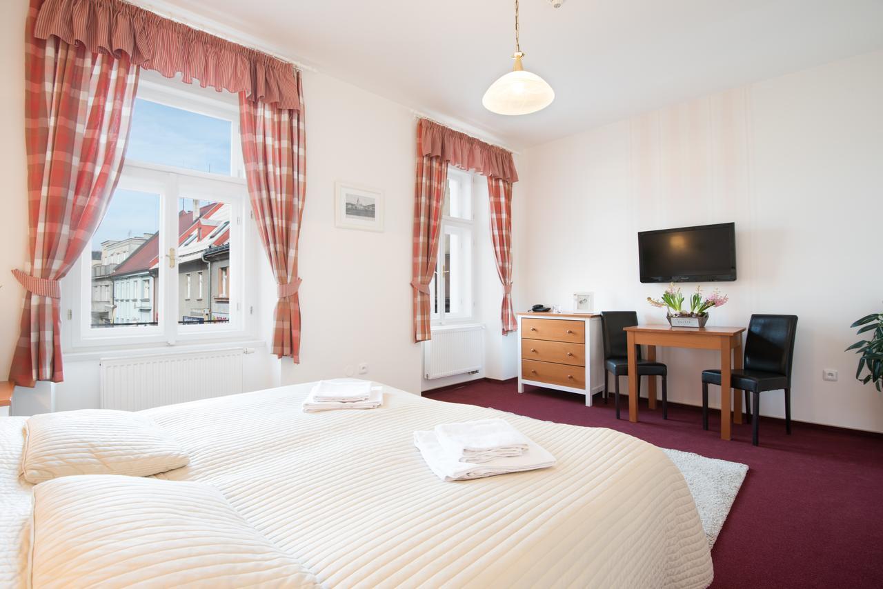 Hotel Posta Sobotka Esterno foto