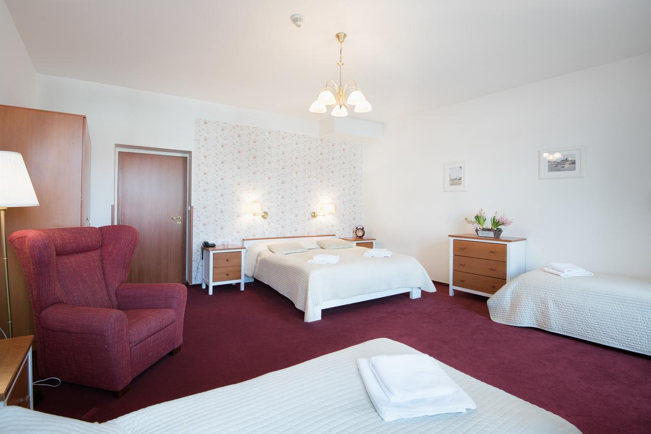 Hotel Posta Sobotka Esterno foto